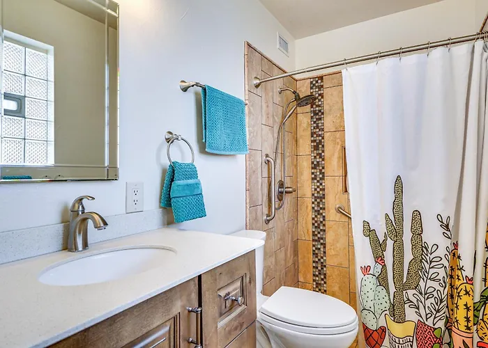 Peaceful W/ Pool: 10 Mi To Downtown! Tucson